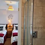 Rowan Tree House Bed & Breakfast 3*